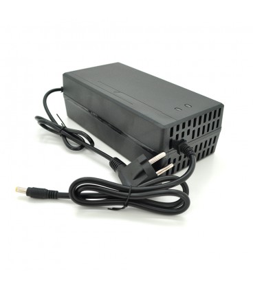 Зарядний пристрій для акумуляторів Li-ion 48V8A(54,6V),13S,штекер 5.5*2.5,з індикацією,!!!!УВАГА !!!!!--- 110V,BOX