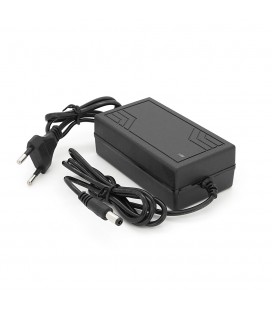 Зарядний пристрій для акумуляторів Li-ion 25,2V2A, штекер 5.5*2.5, індикація