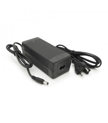 Зарядний пристрій для акумуляторів Li-ion 21V, 5S, 4A, штекер 5,5, 120х55х45мм