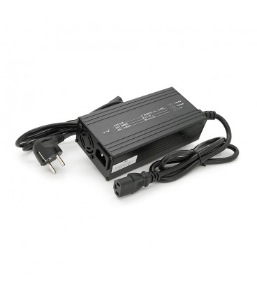 Зарядний пристрій акумуляторів LiFePO4 12V (14.6V), 4S, 15A, штекер Triangle plug (T-tipe/C13/IEC). LED-індикація, 137x90x50mm