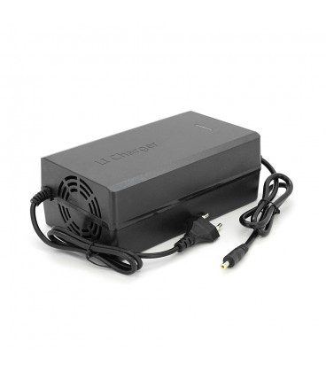 Зарядний пристрій для акумуляторів Li-ion 60V(71,4V),17S,8A,650W, штекер 5.5*2.5,з індикацією,BOX