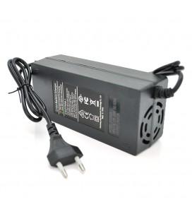 Зарядний пристрій Jinyi для акумуляторів LiFePO4 12V(14,6V),4S,2A,штекер 5,5,з індикацією,BOX