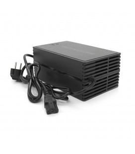 Зарядний пристрій для акумуляторів Li-ion 60V(71,4V),17S,10A,750W, штекер Triangle plug (T-tipe/IEC/C13 N+L-) .індикація, 220х12