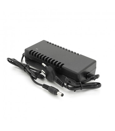 Зарядное устройство для аккумуляторов Li-ion 16,8V,4S,5A,штекер 5,5х2,5мм.135 x 70 x 36 мм. Вес: 250 г