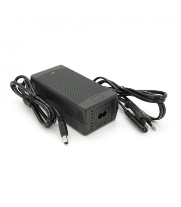 Зарядное устройство для аккумуляторов Li-ion 25,2V,6S,4A,штекер 5,5, 135х55х45мм