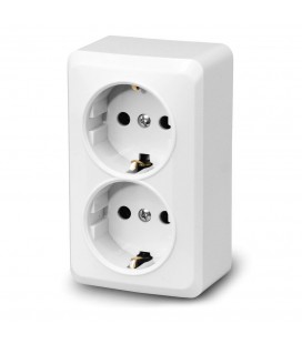 Розетка двойная с заземлением наружного монтажа, белая, Q18