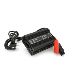 Зарядний пристрій для акумуляторів AGM 12V, 15A, + крокодили, 135x90x50mm