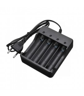 Зарядное устройство 4*18650, 4.2V/700-1200mAh Q200