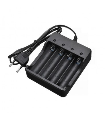 Зарядний пристрій 4*18650, 4.2V/700-1200mAh Q200