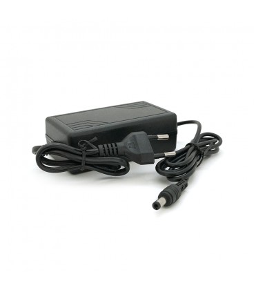 Імпульсний адаптер живлення XS-1520 15В 2А (30Вт) штекер 5.5/2.1, довжина 0,9м