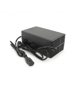 Зарядное устройство для аккумуляторов Li-ion 67,2V,16S,8A,600W, штекер Triangle plug (T-tipe/IEC/C13 N+L-) .индикация, 220х122х8