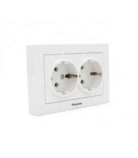 Розетка Panasonic Karre Plus 55 двойная с заземлением, белая