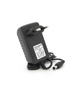 Импульсный адаптер питания YM-1515 15V 1.5А штекер 5.5/2.5 длина 0,9м